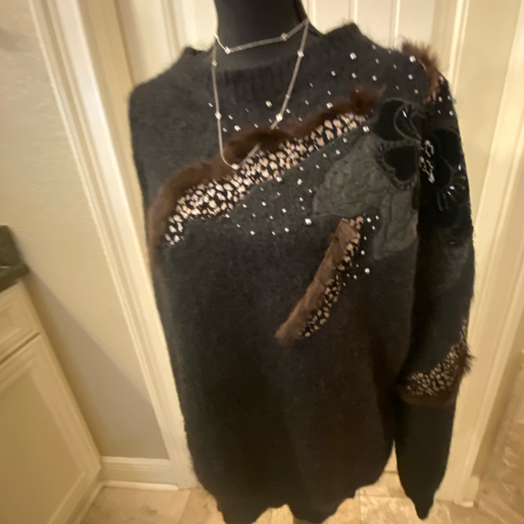 Alexa Grace Women's Black Sweater